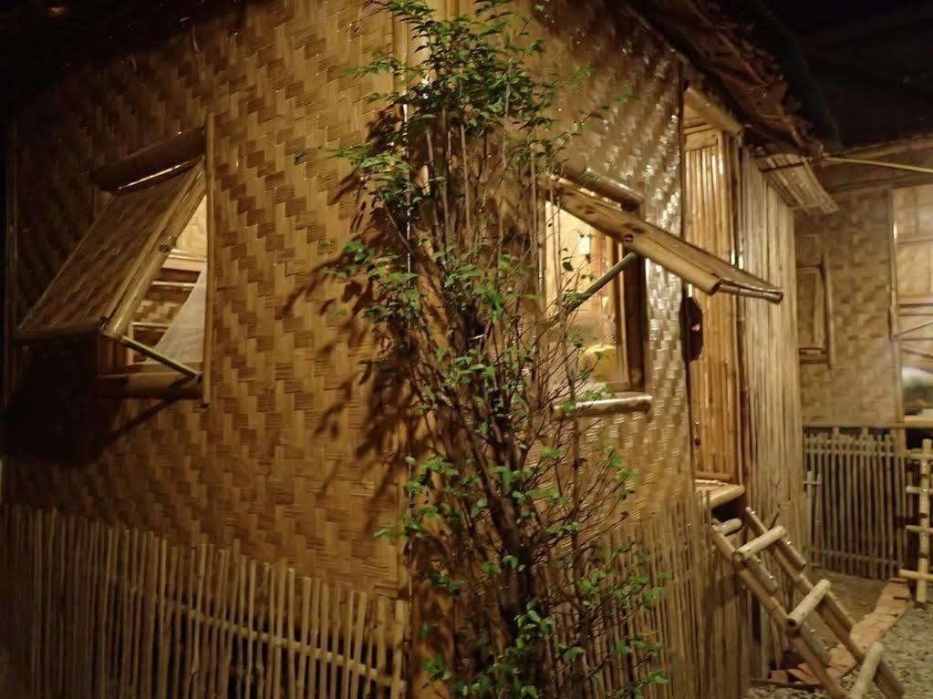 Fundee Story Guesthouse Bamboo House In Chiang Mai Old Town Luaran gambar