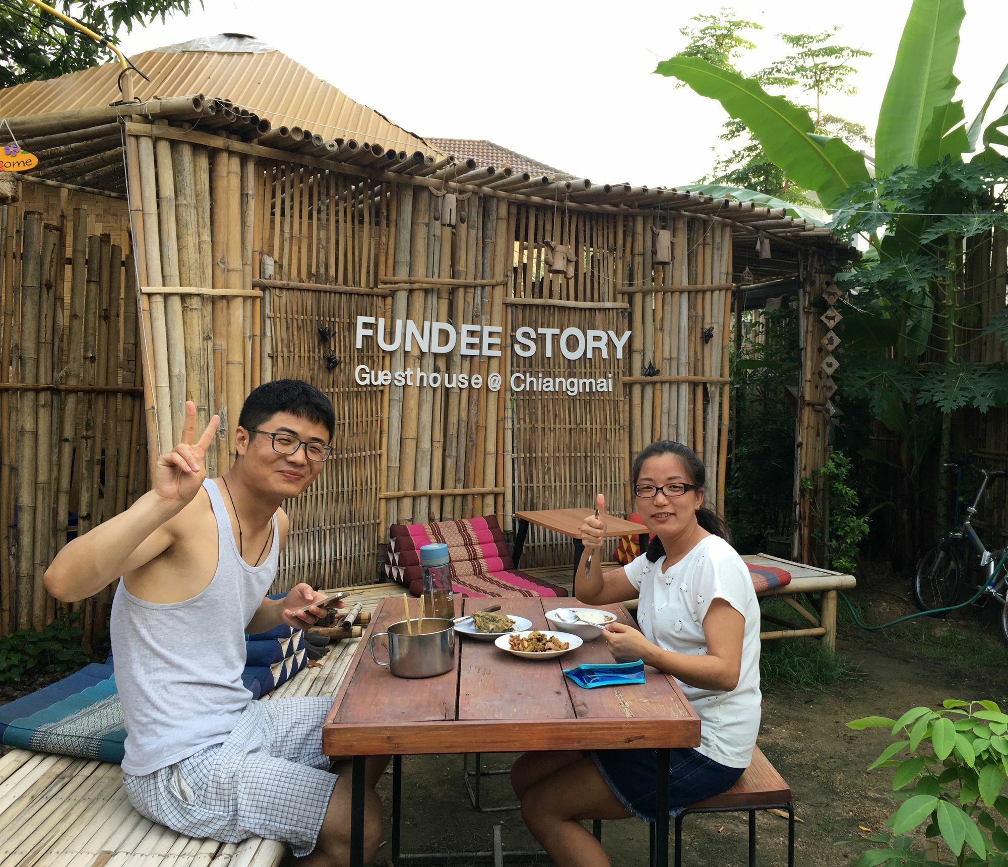 Fundee Story Guesthouse Bamboo House In Chiang Mai Old Town Luaran gambar