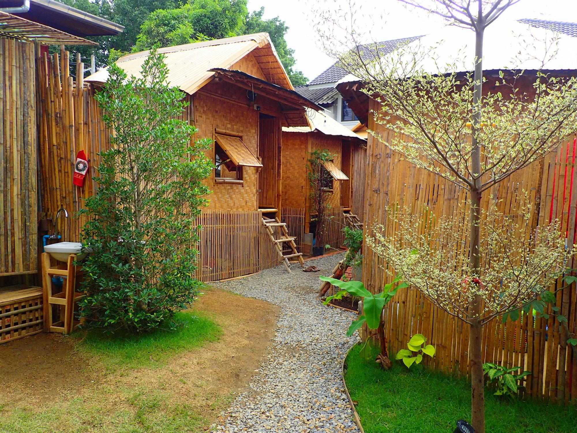 Fundee Story Guesthouse Bamboo House In Chiang Mai Old Town Luaran gambar